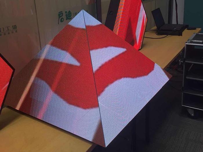 異形LED屏廠家：如何應(yīng)對(duì)市場(chǎng)需求的多樣性？